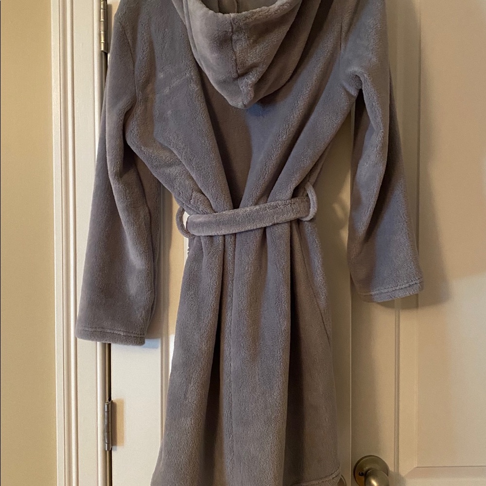 NWT Victoria Secret Robe - Picture 2 of 6